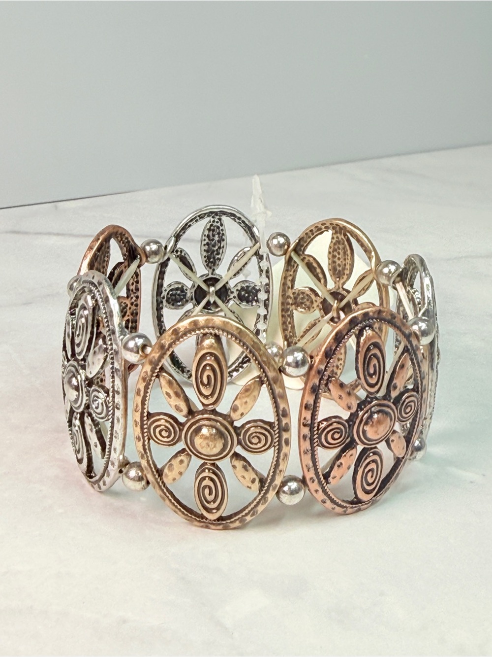 🚨3 for $15🚨 Mixed Metal Floral Medallion Stretch Bracelet